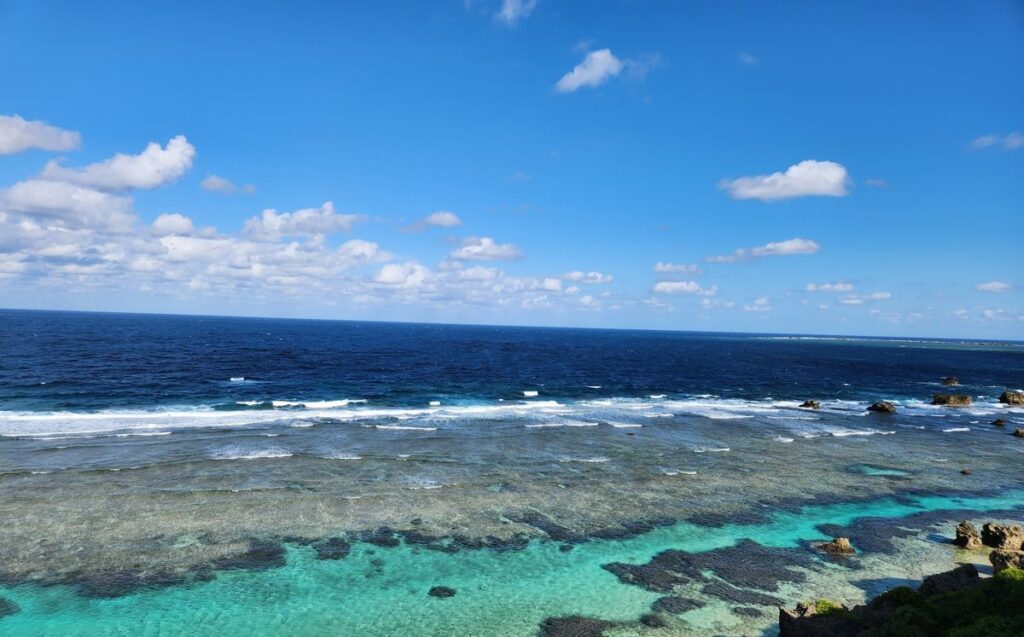 宮古島のサンゴ礁のリーフ